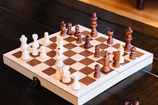 2021.04.28 Chess_set_2014